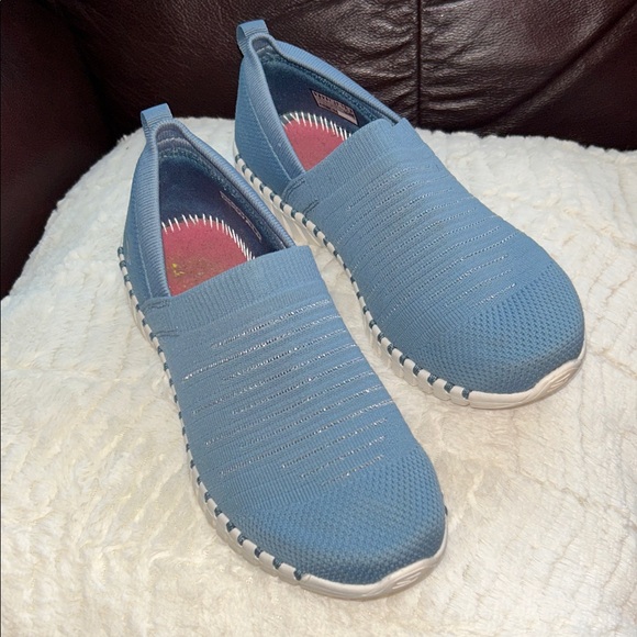 Sketchers Women's Blue Slip-On Sneakers Size 7 Gently used - Picture 4 of 6
